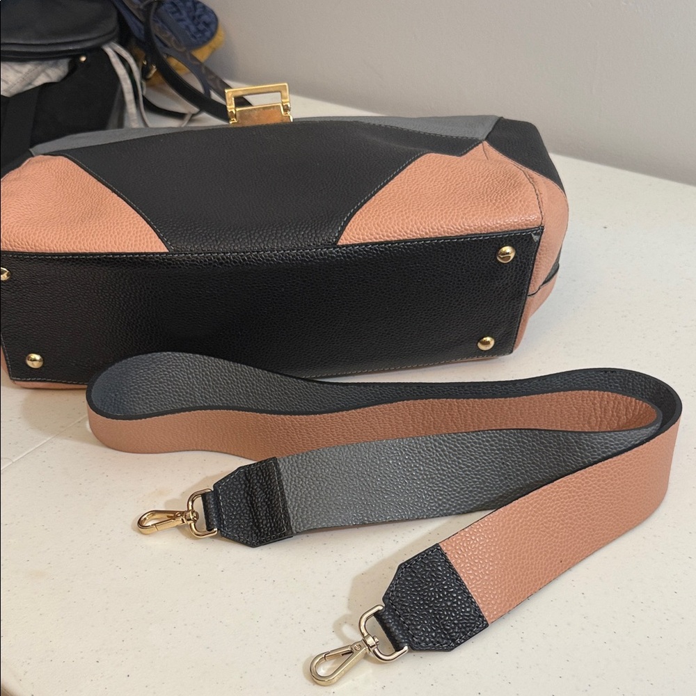 Vittoria Napoli Handbag with crossbody strap - Picture 6 of 6
